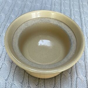 VTG Robinson Ransbottom Rabbit Feeder 6.5” Roseville, OH tan ceramic heavy